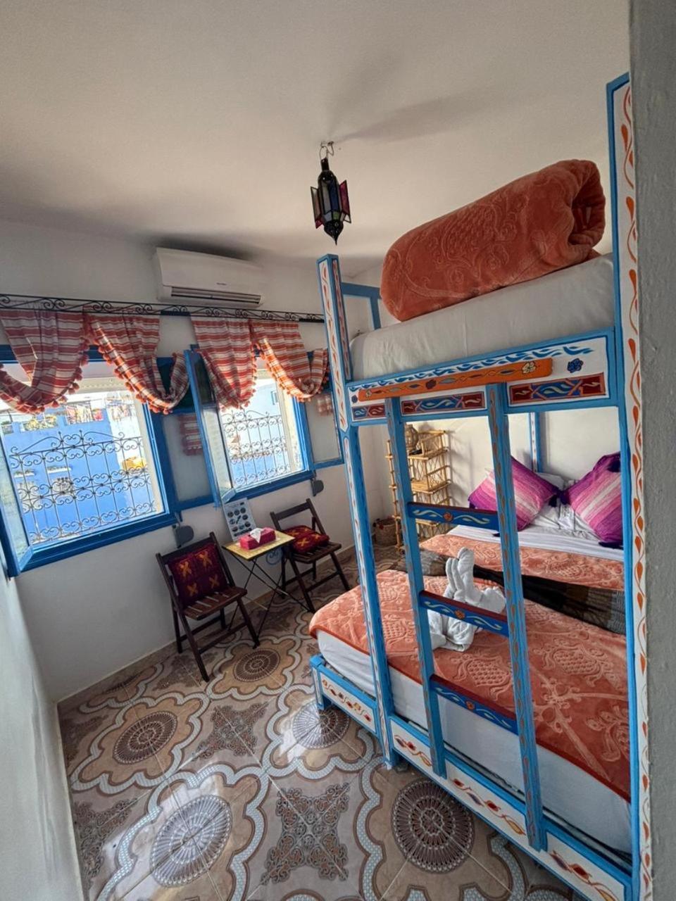 Hotel Sakura Чефчауен Екстериор снимка