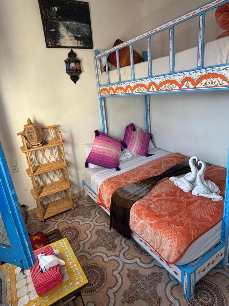Hotel Sakura Чефчауен Екстериор снимка