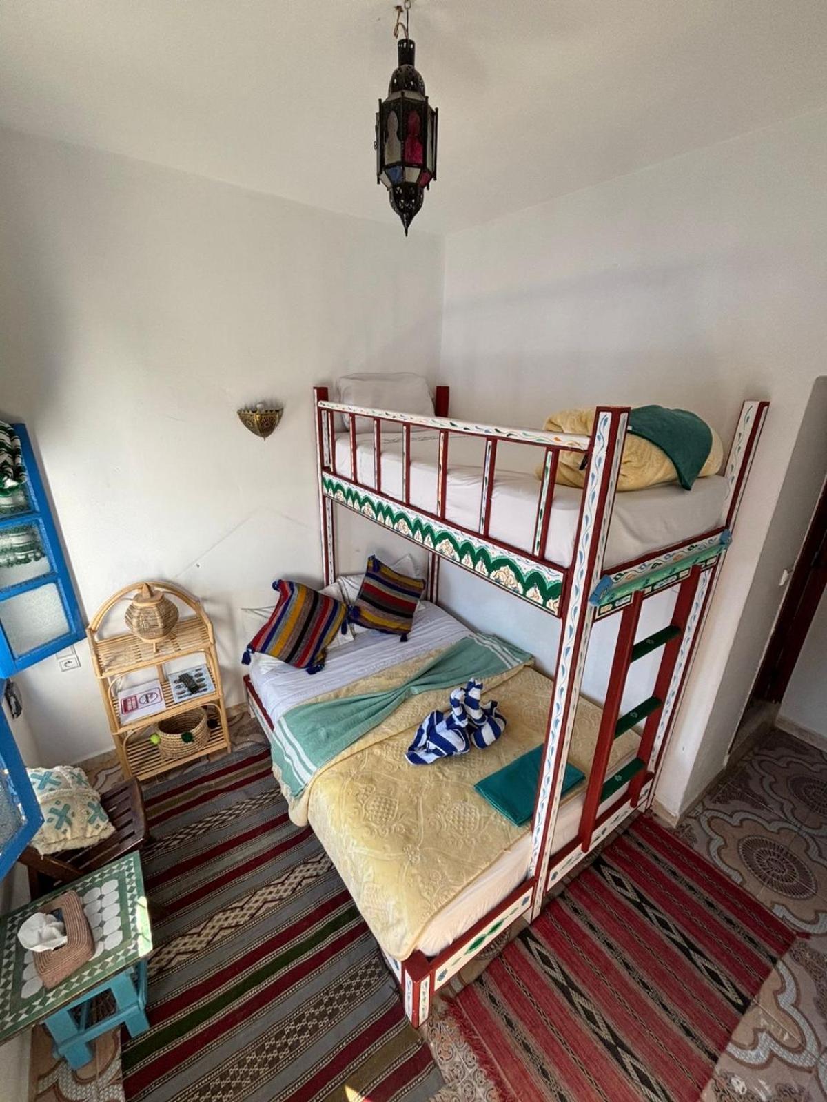 Hotel Sakura Чефчауен Екстериор снимка