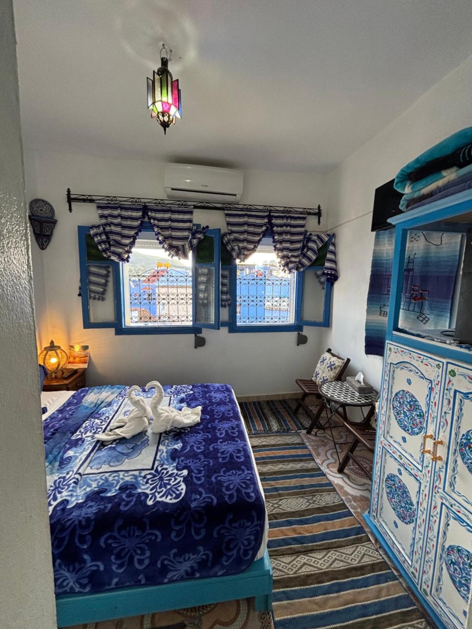 Hotel Sakura Чефчауен Екстериор снимка